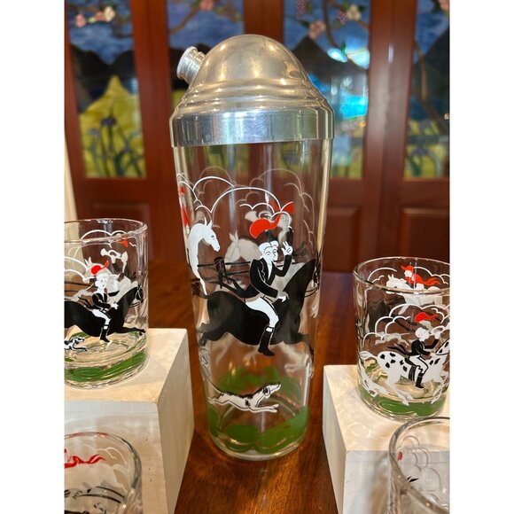 Hazel Atlas Fox Hunt Cocktail Shaker With Shot Glasses. - Picture 3 of 12